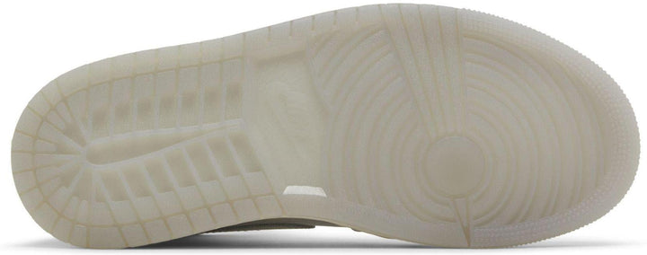 Jordan 1 Retro High OG Chrome (Women's)