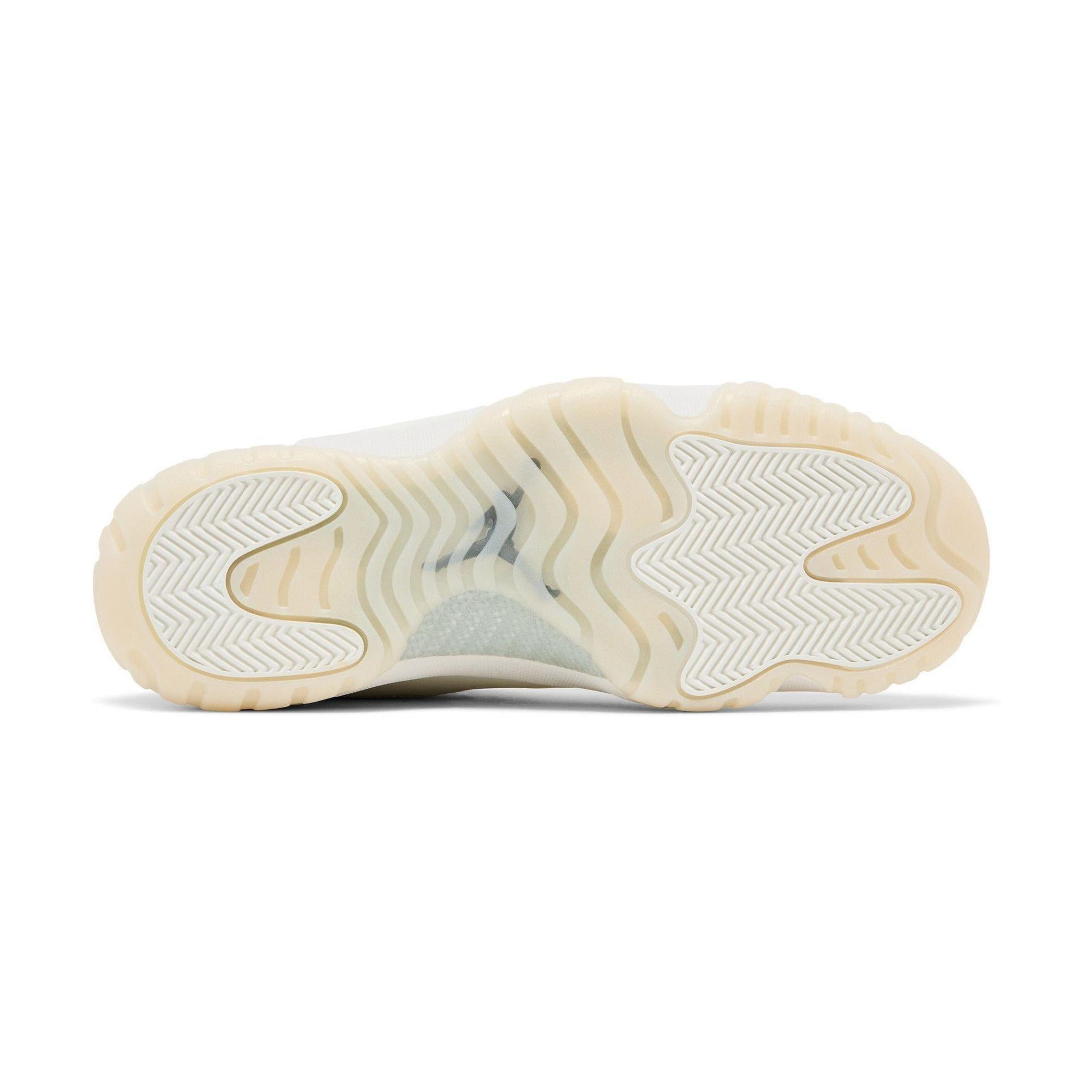 Jordan 11 Retro Pearl (Women’s)