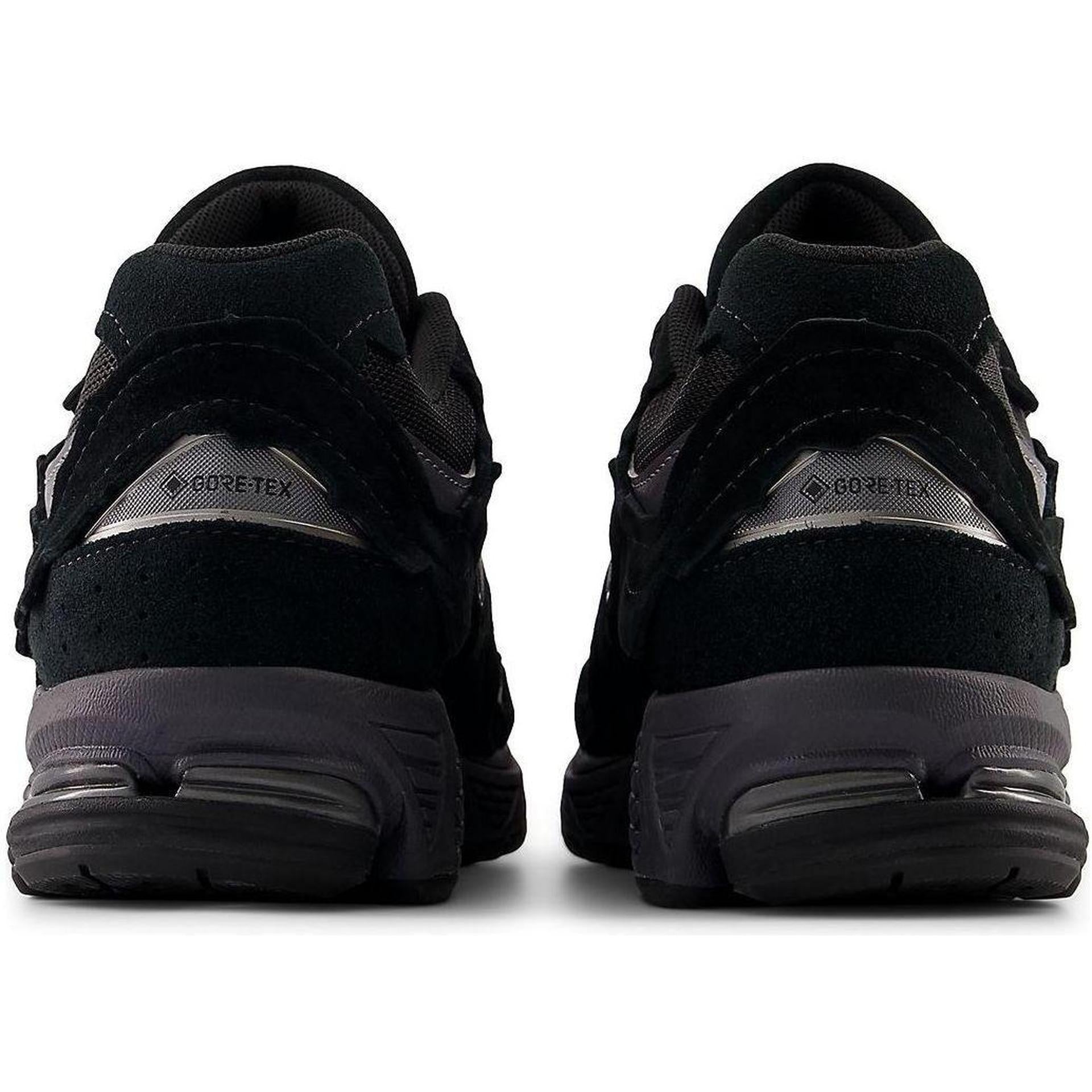 New Balance 2002R Gore-Tex Protection Pack Black Magnet