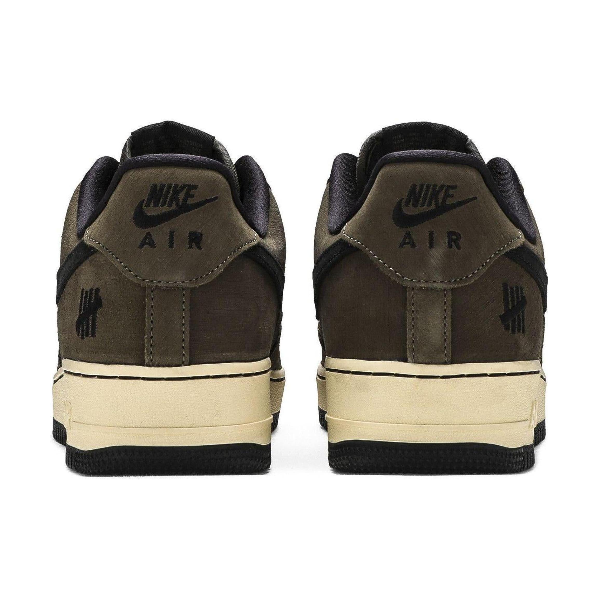Nike Air Force 1 Low SP Undefeated Ballistic Dunk vs. AF1