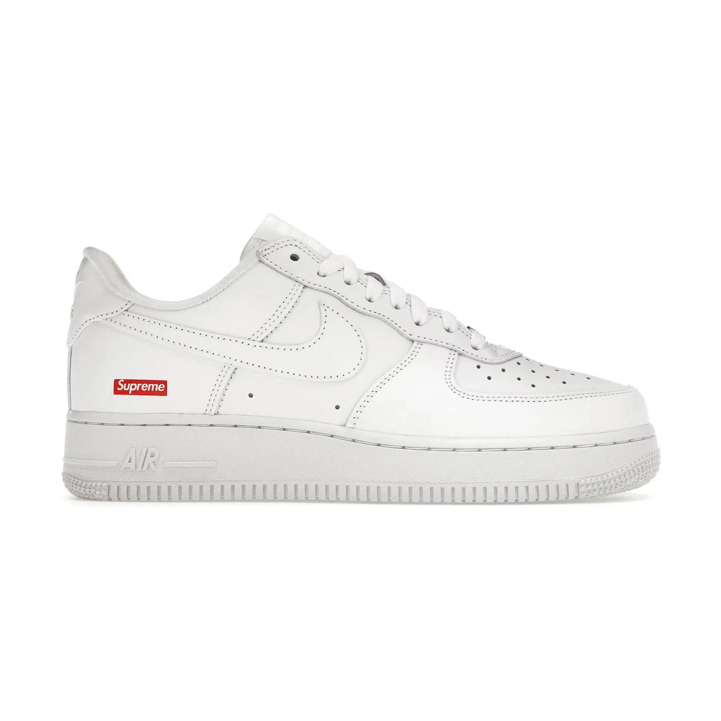 Nike Air Force 1 Low Supreme White