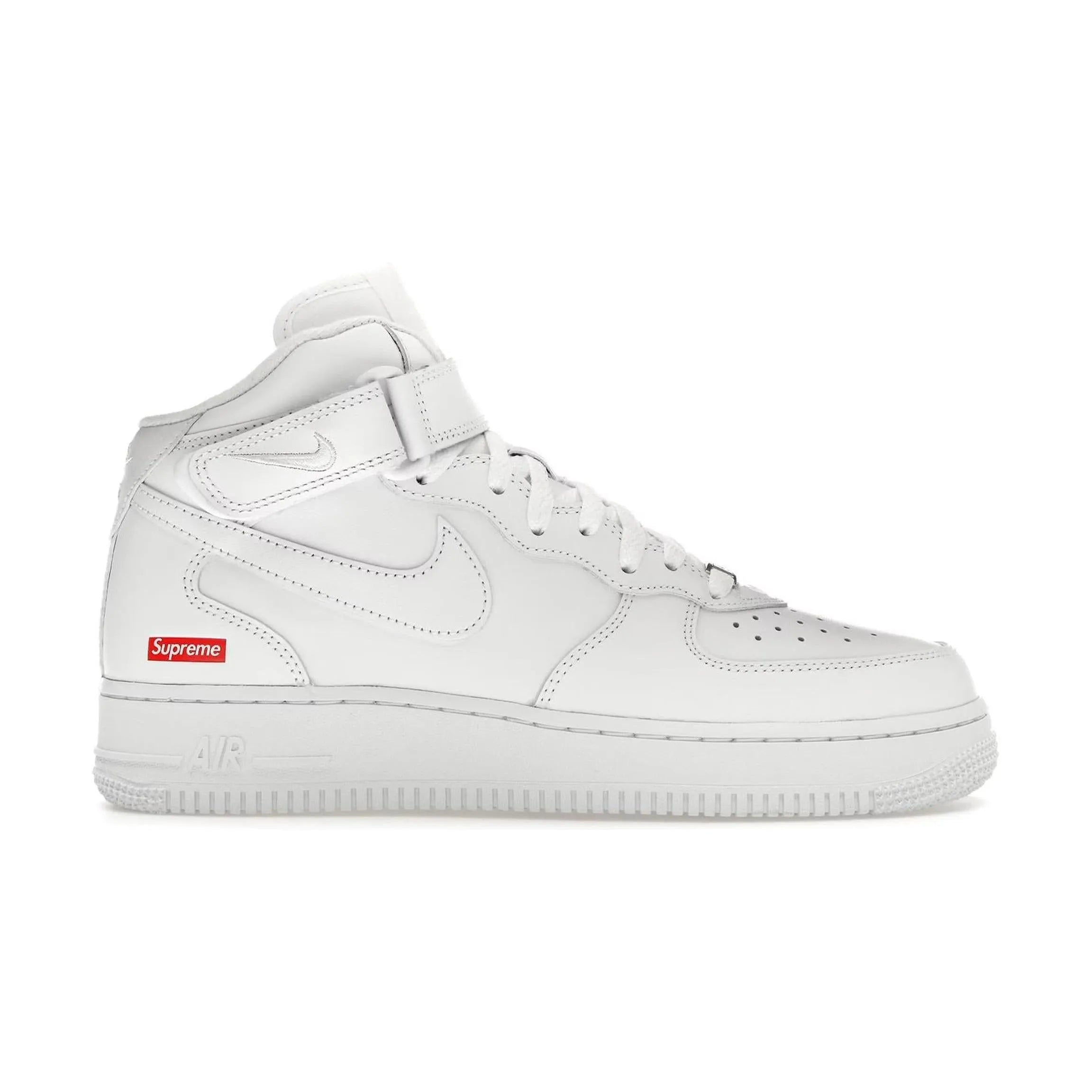 Nike Air Force 1 Mid Supreme White