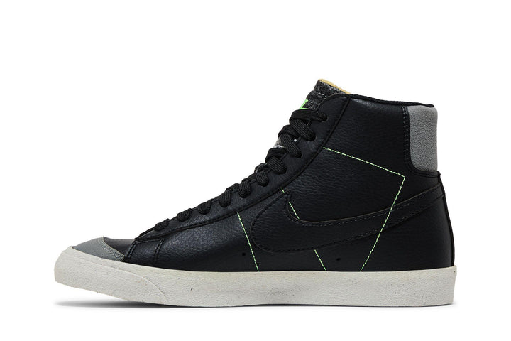 Nike Blazer Mid '77 Vintage Black Light Bone