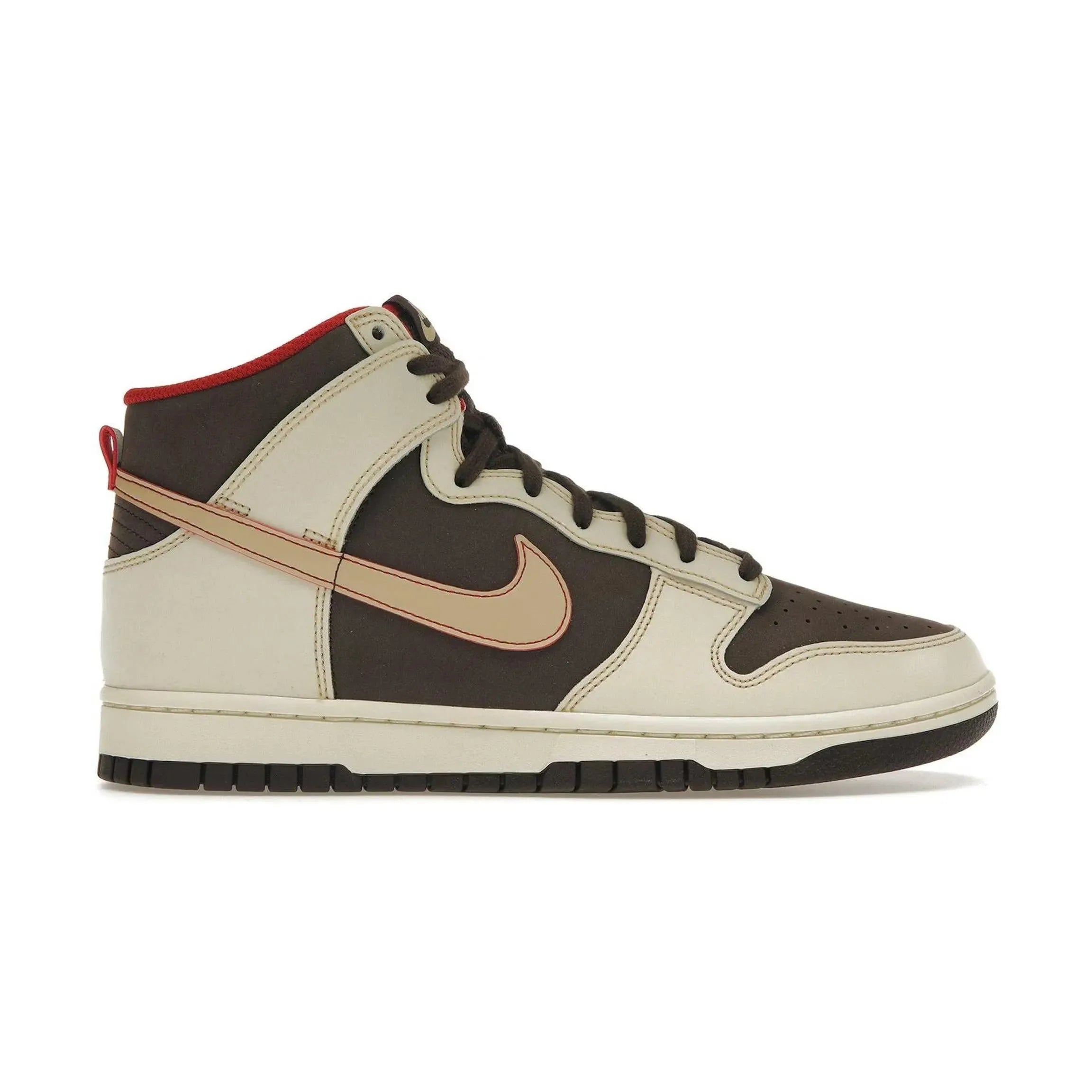 Nike Dunk High SE Baroque Brown