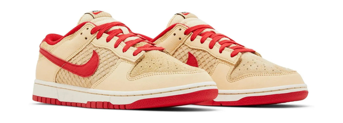 Nike Dunk Low Retro SE Strawberry Waffle