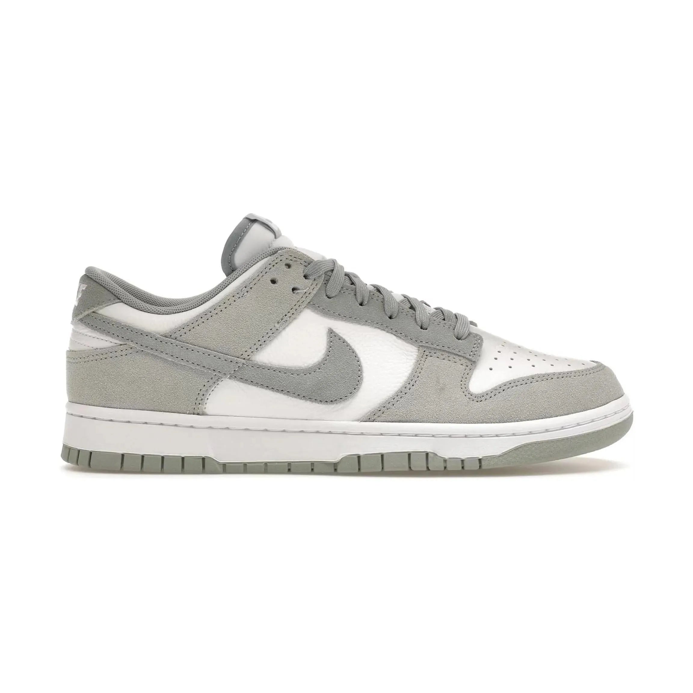 Nike Dunk Low SE White Light Pumice