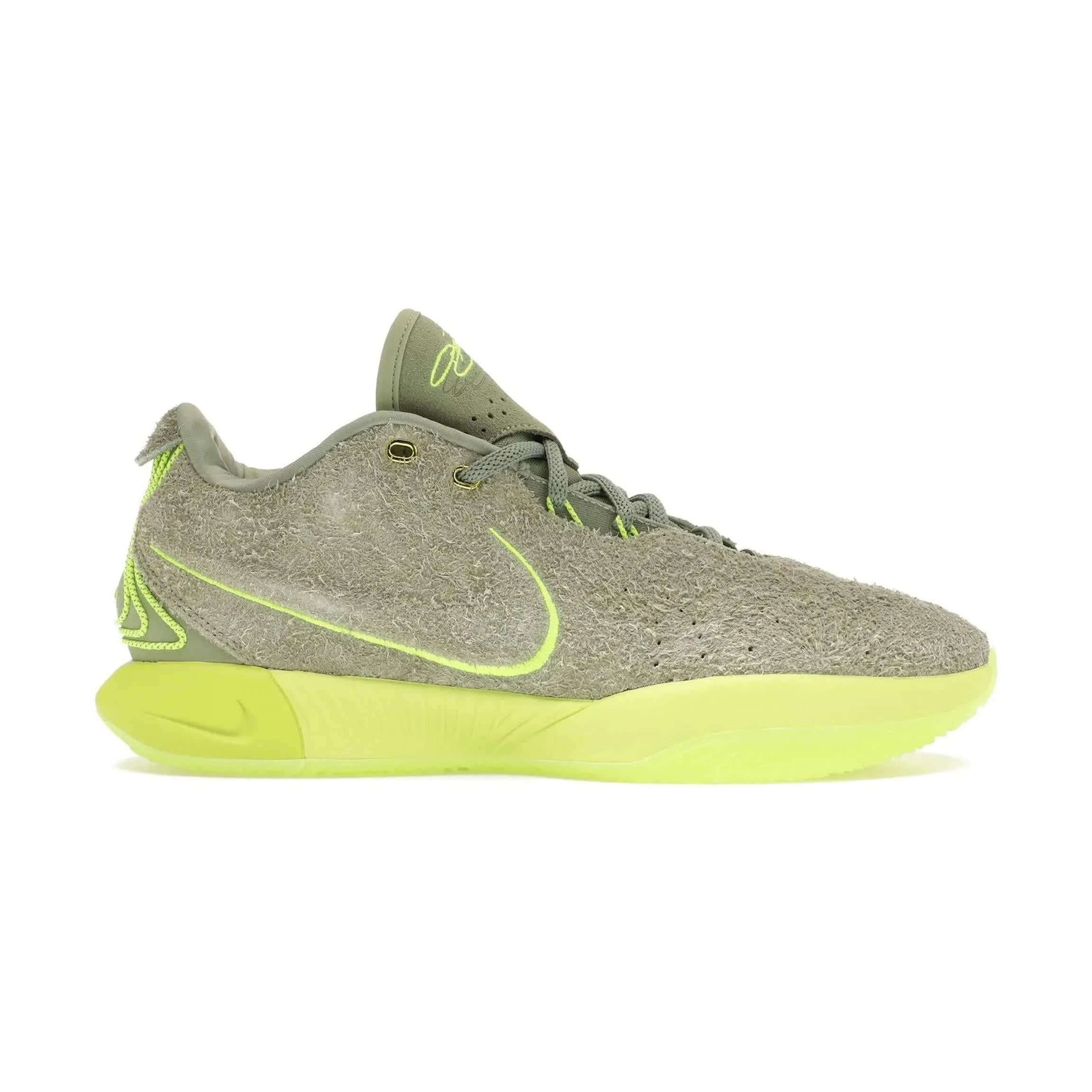 Nike LeBron 21 Algae