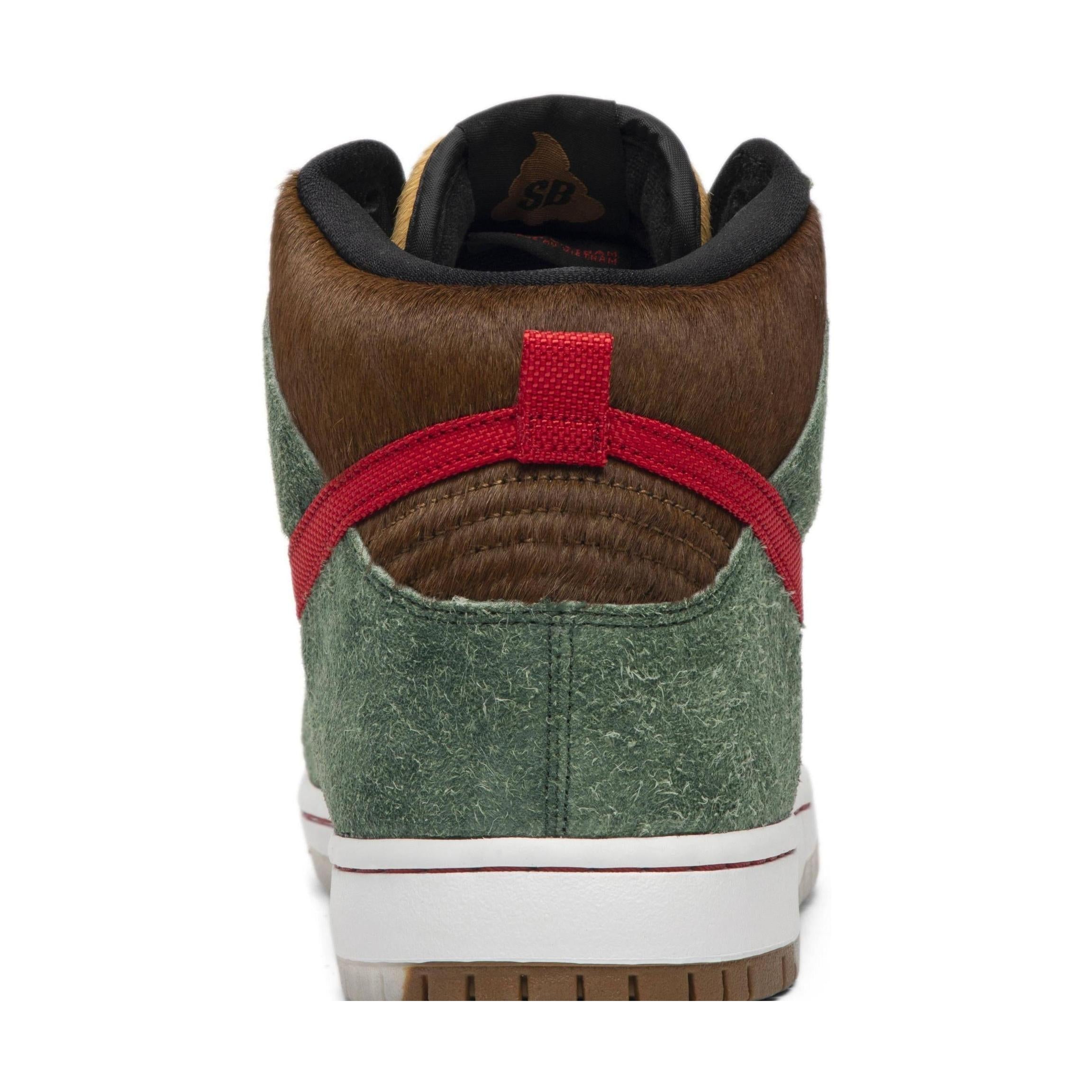 Nike SB Dunk High Dog Walker