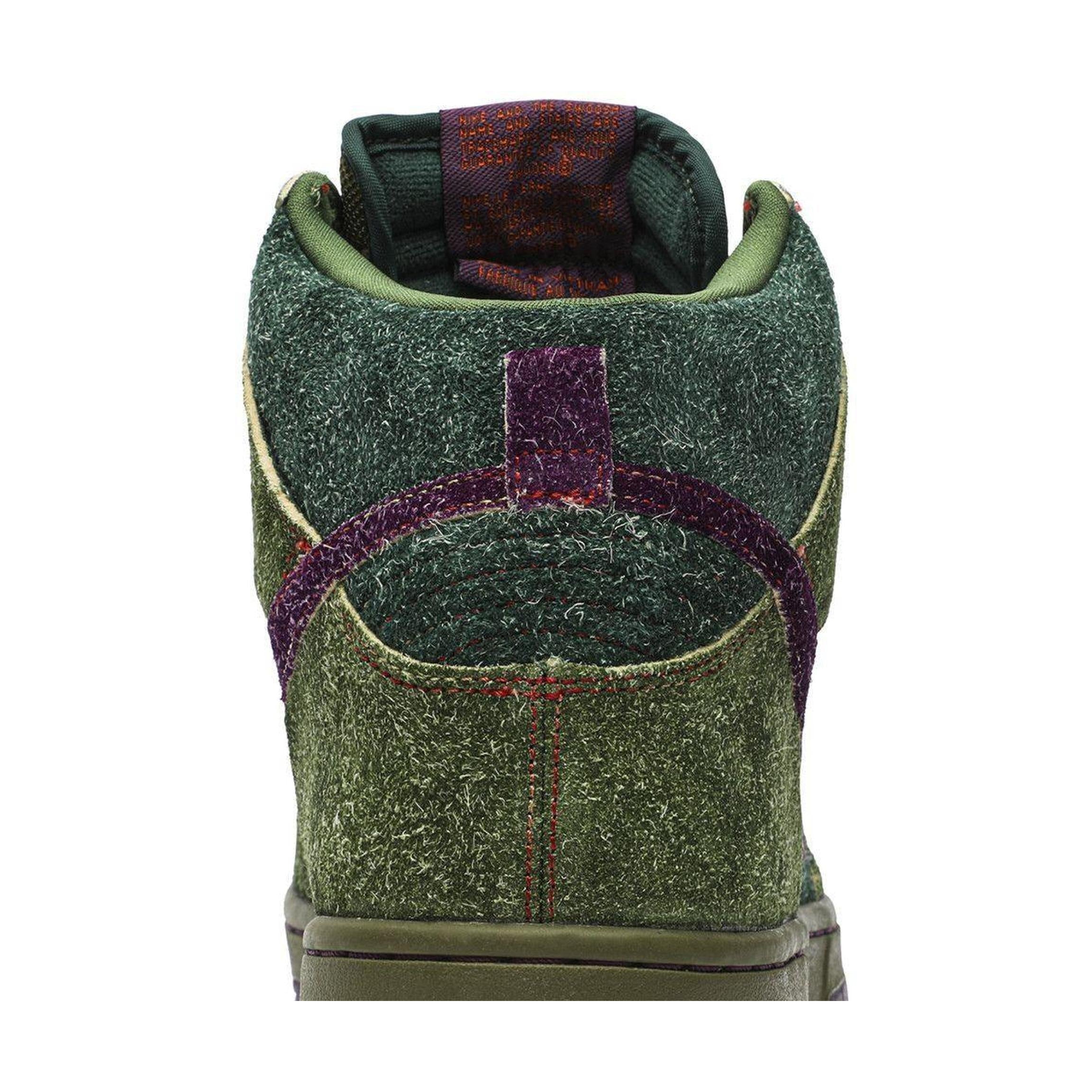 Nike SB Dunk High Skunk 420