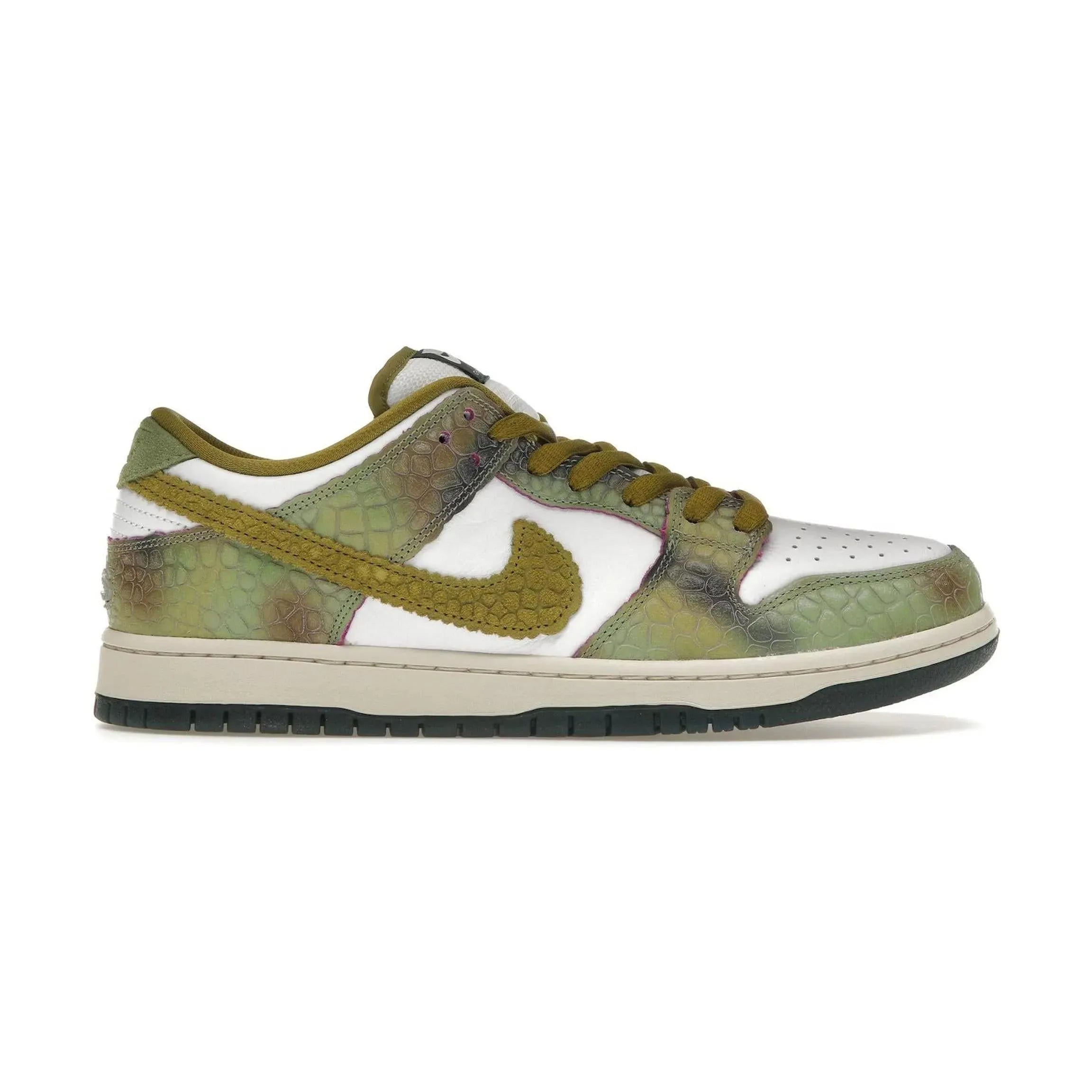 Nike SB Dunk Low Alexis Sablone Chameleon
