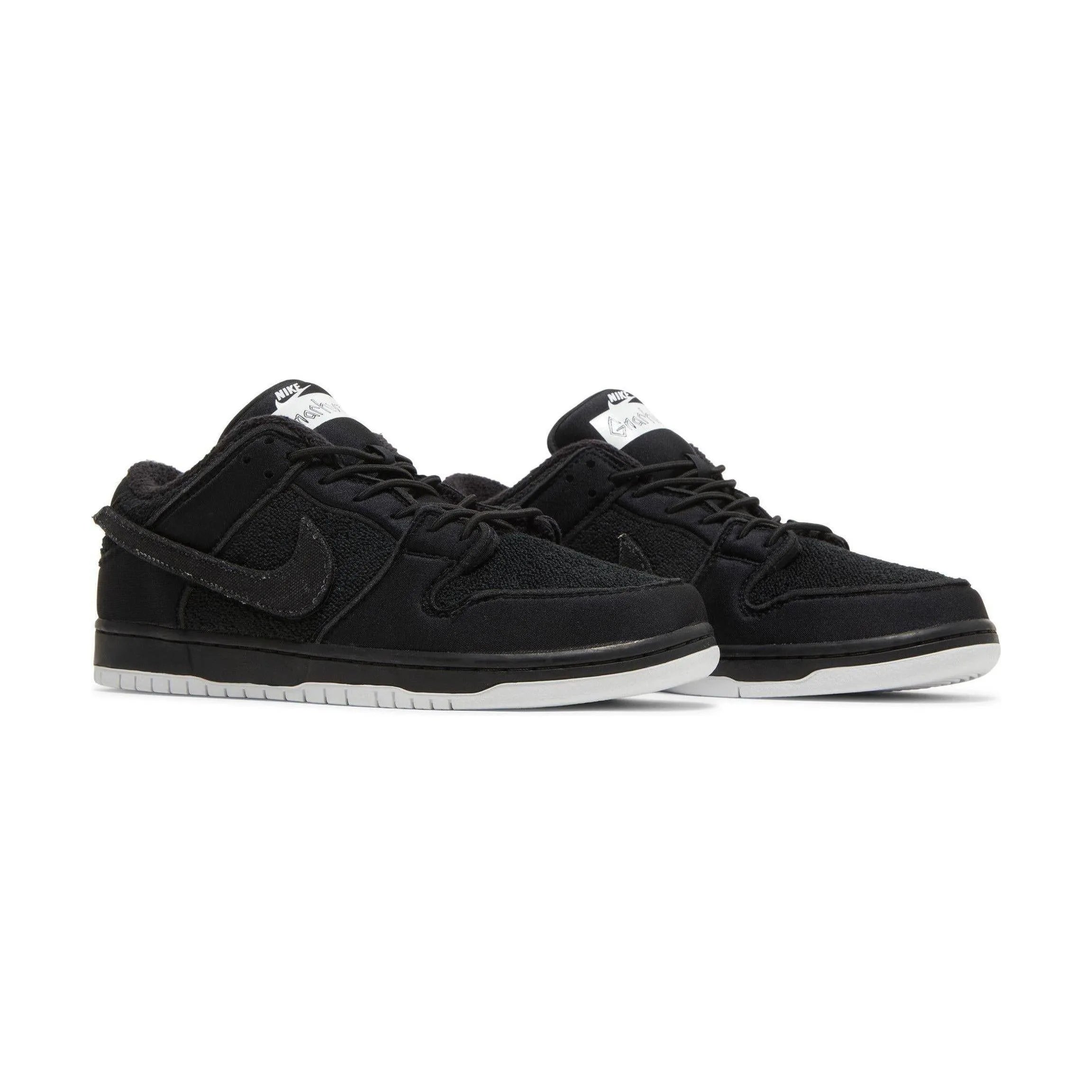 Nike SB Dunk Low Gnarhunters