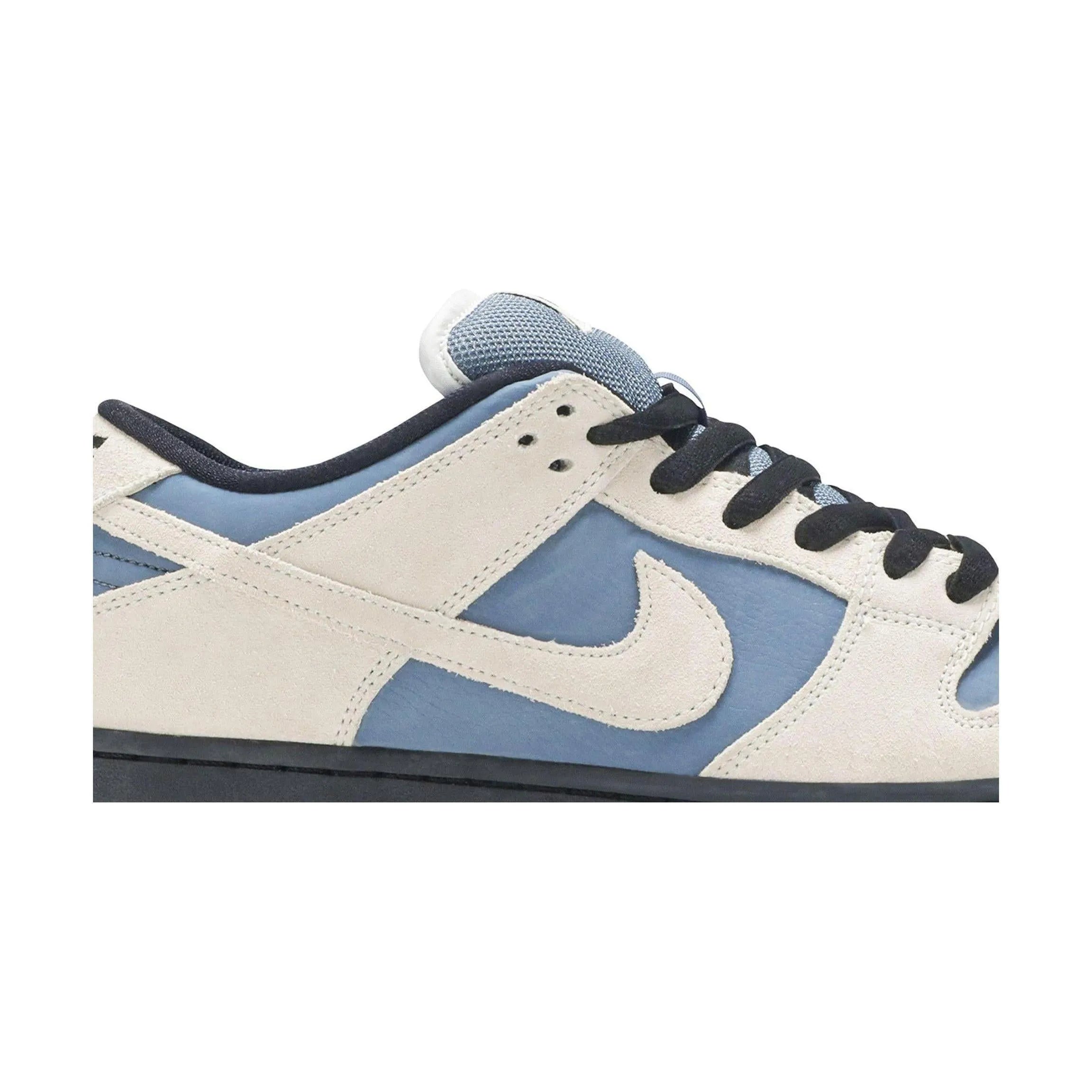 Nike SB Dunk Low Light Cream Thunderstorm