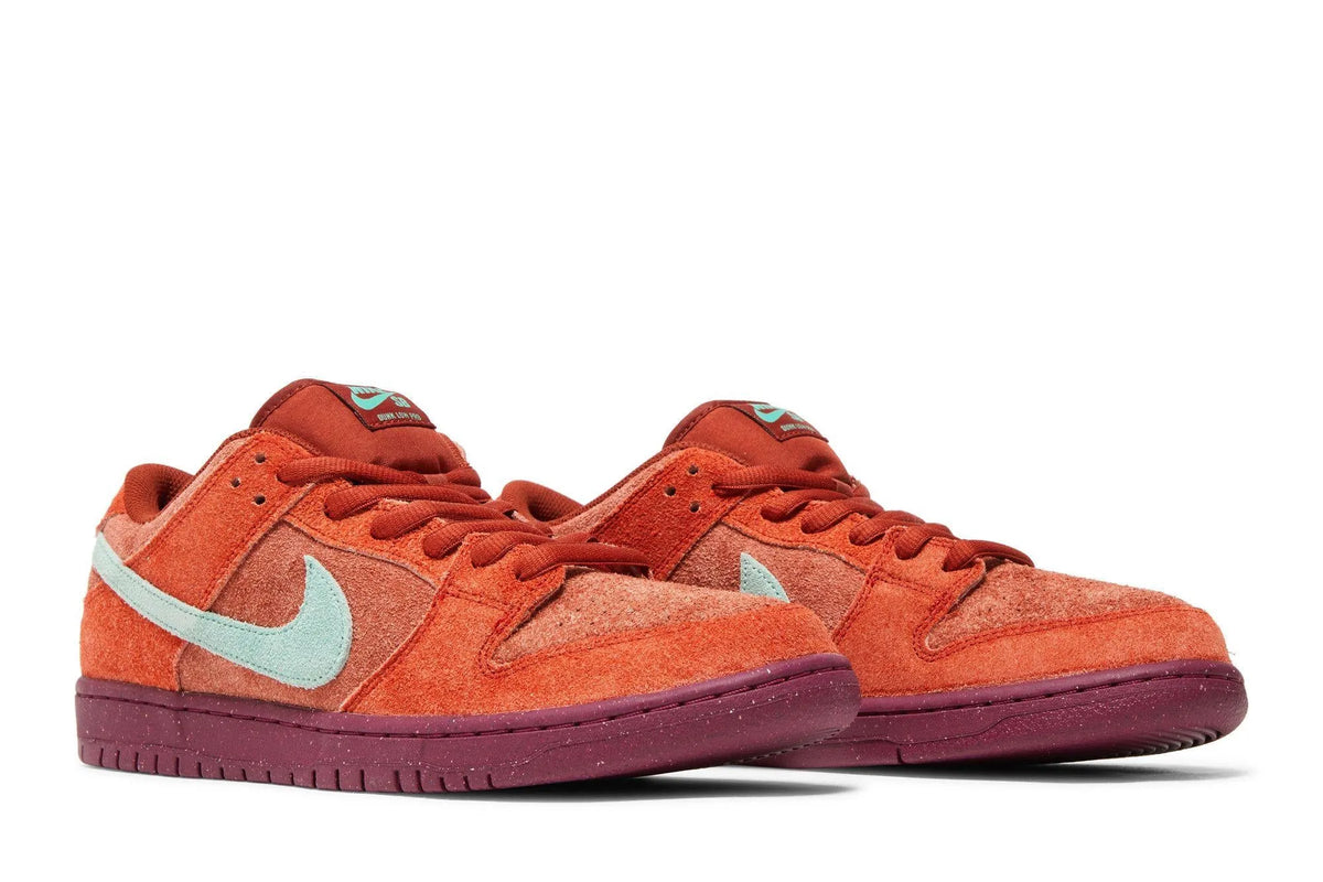 Nike SB Dunk Low Mystic Red Rosewood