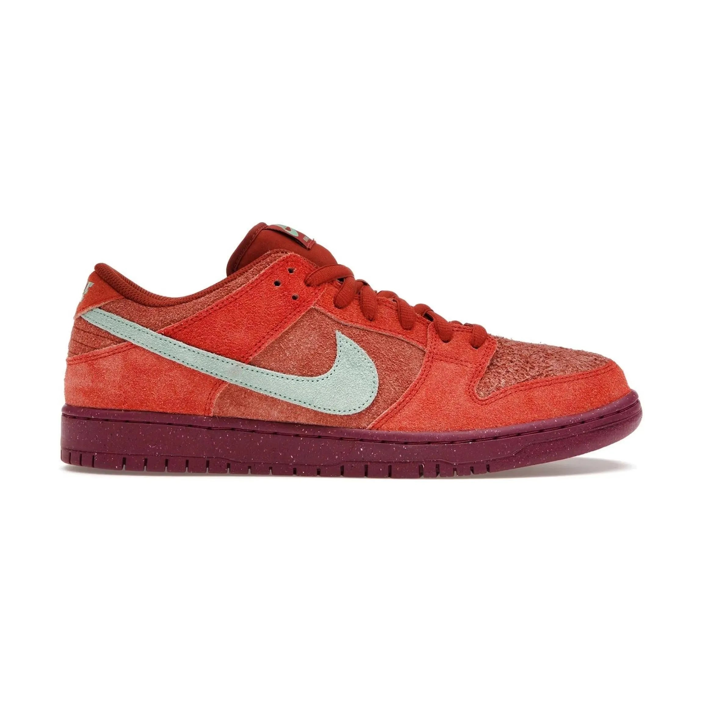 Nike SB Dunk Low Mystic Red Rosewood