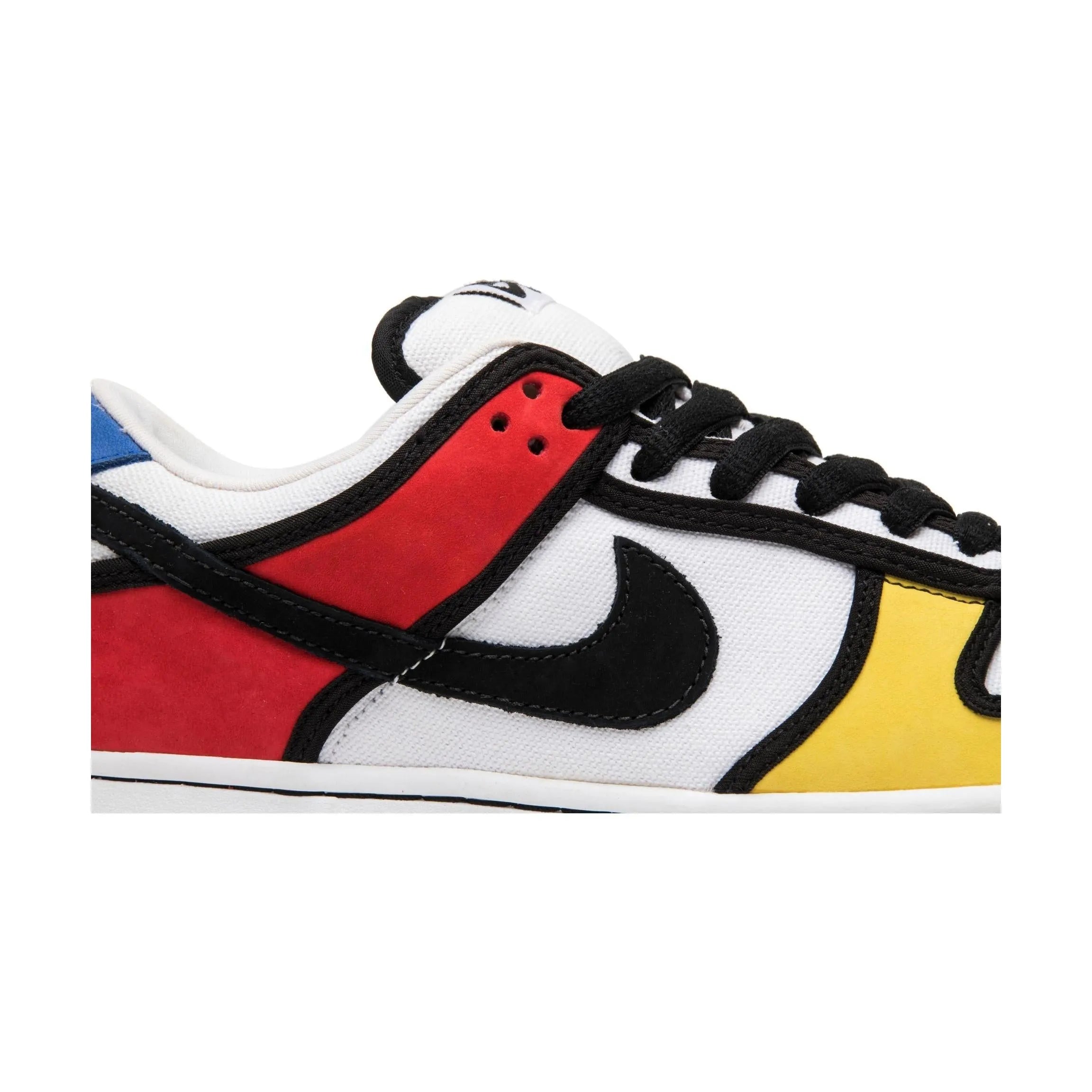 Nike SB Dunk Low Piet Mondrian