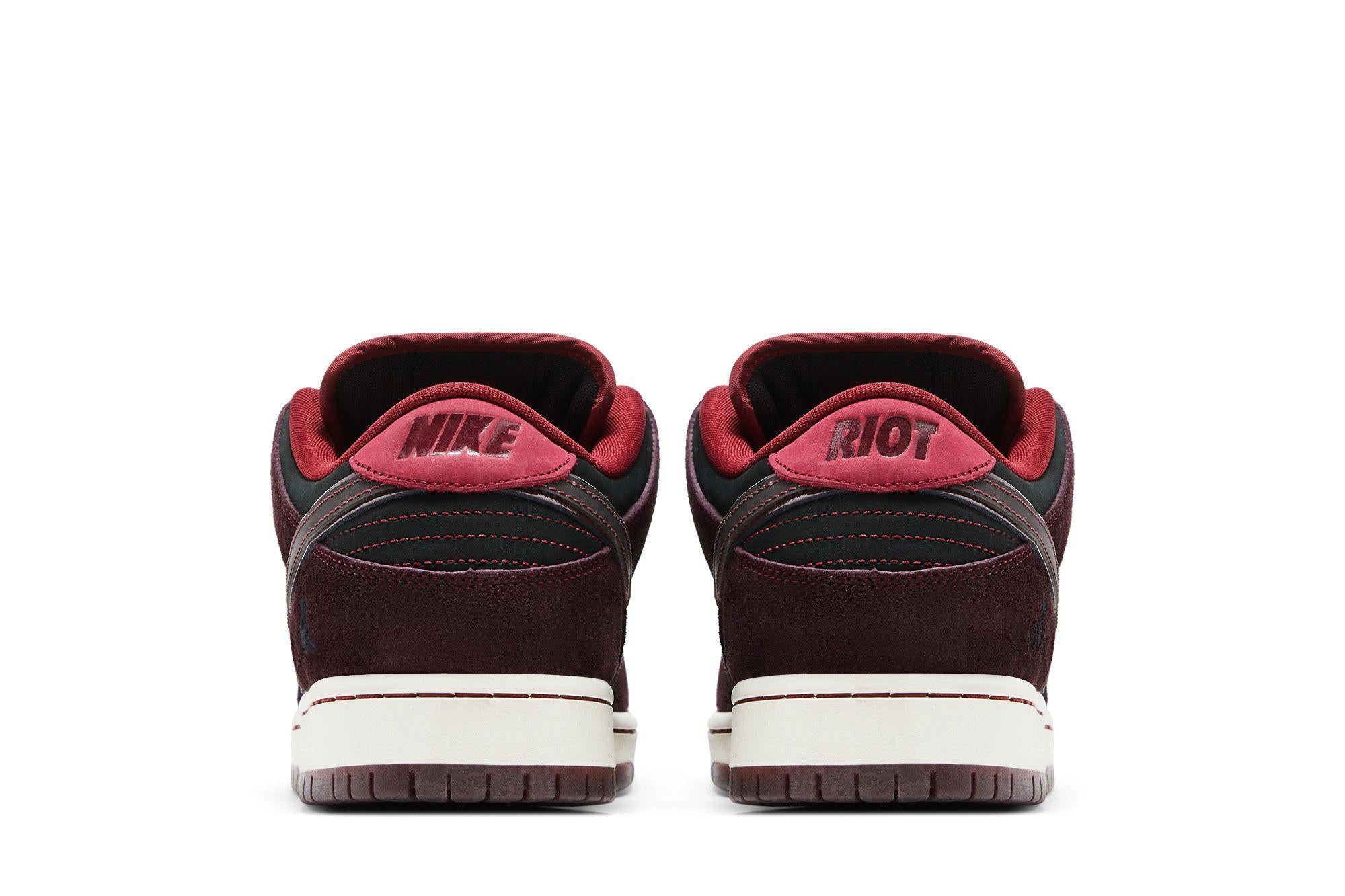 Nike SB Dunk Low Riot Skateshop