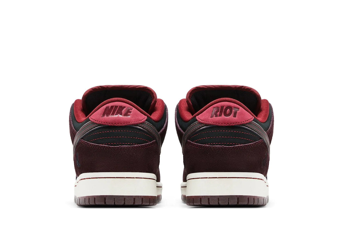Nike SB Dunk Low Riot Skateshop