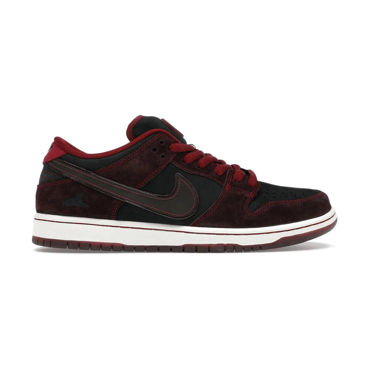 Nike SB Dunk Low Riot Skateshop