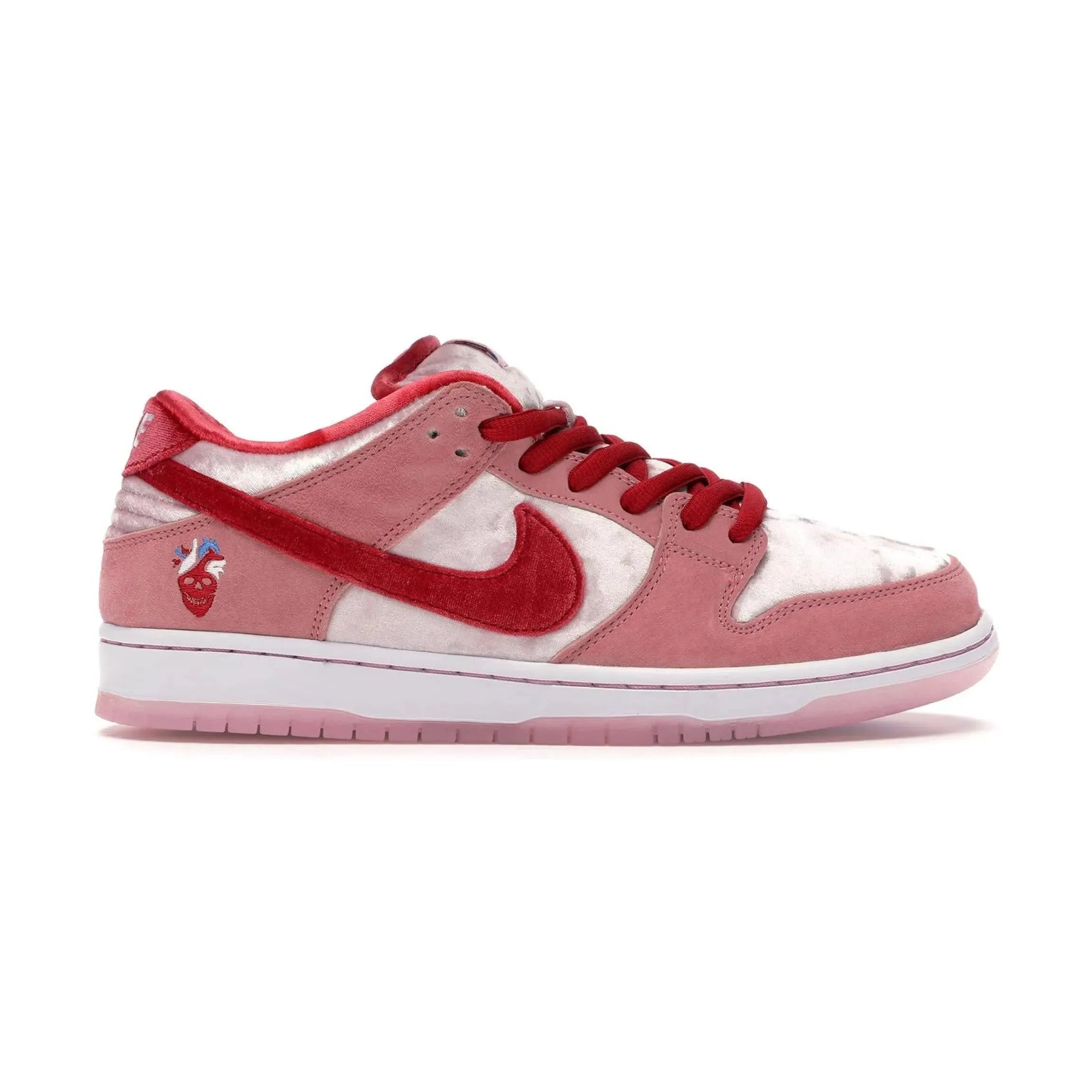 Nike SB Dunk Low StrangeLove Skateboards