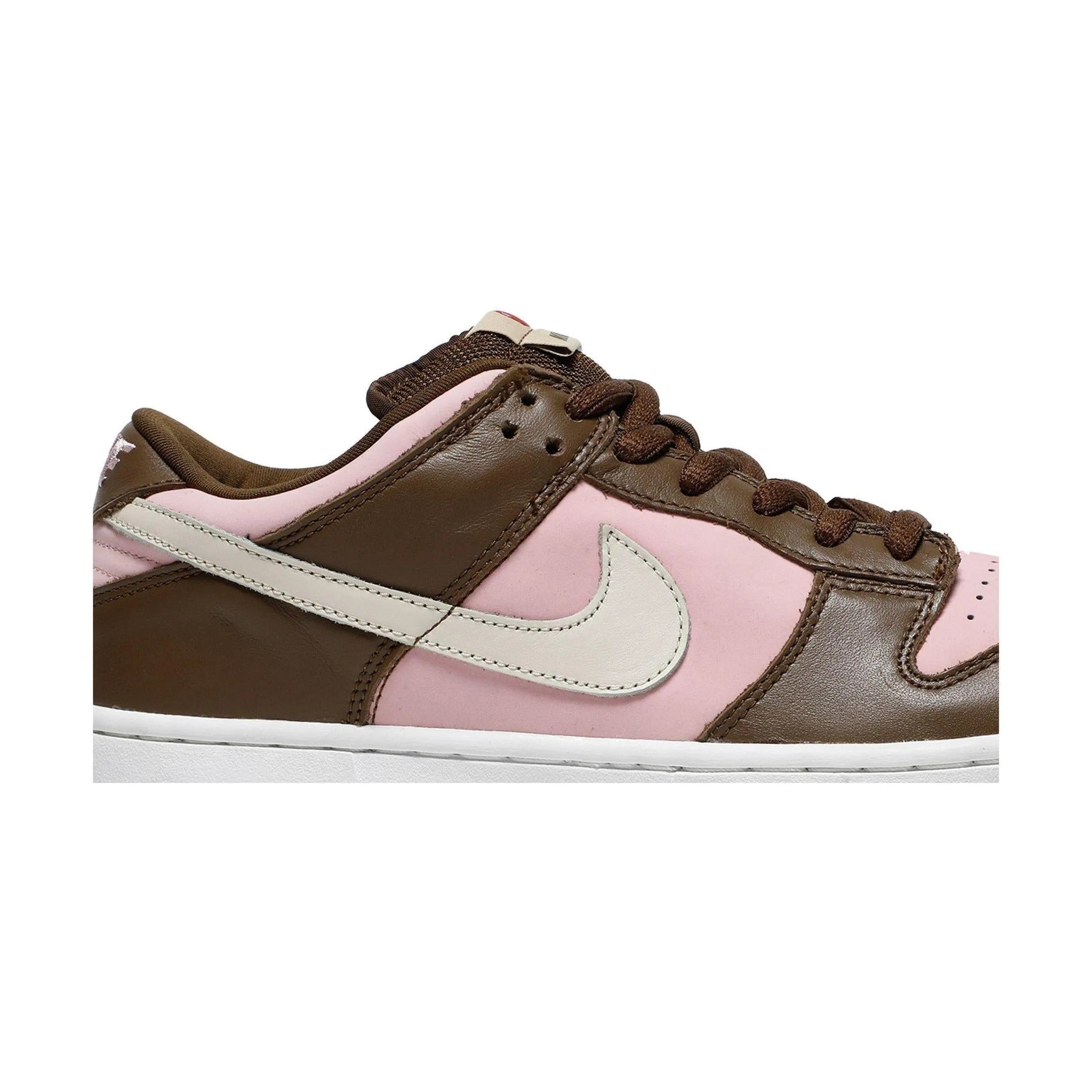 Nike SB Dunk Low Stussy Cherry