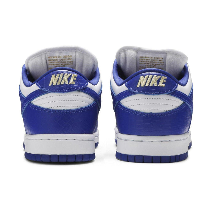 Nike SB Dunk Low Supreme Stars Hyper Royal (2021)