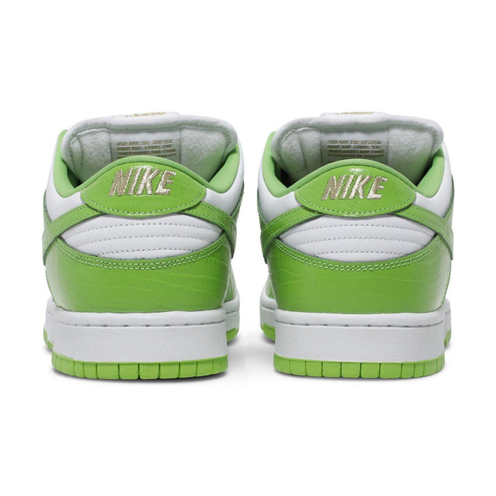 Nike SB Dunk Low Supreme Stars Mean Green (2021)