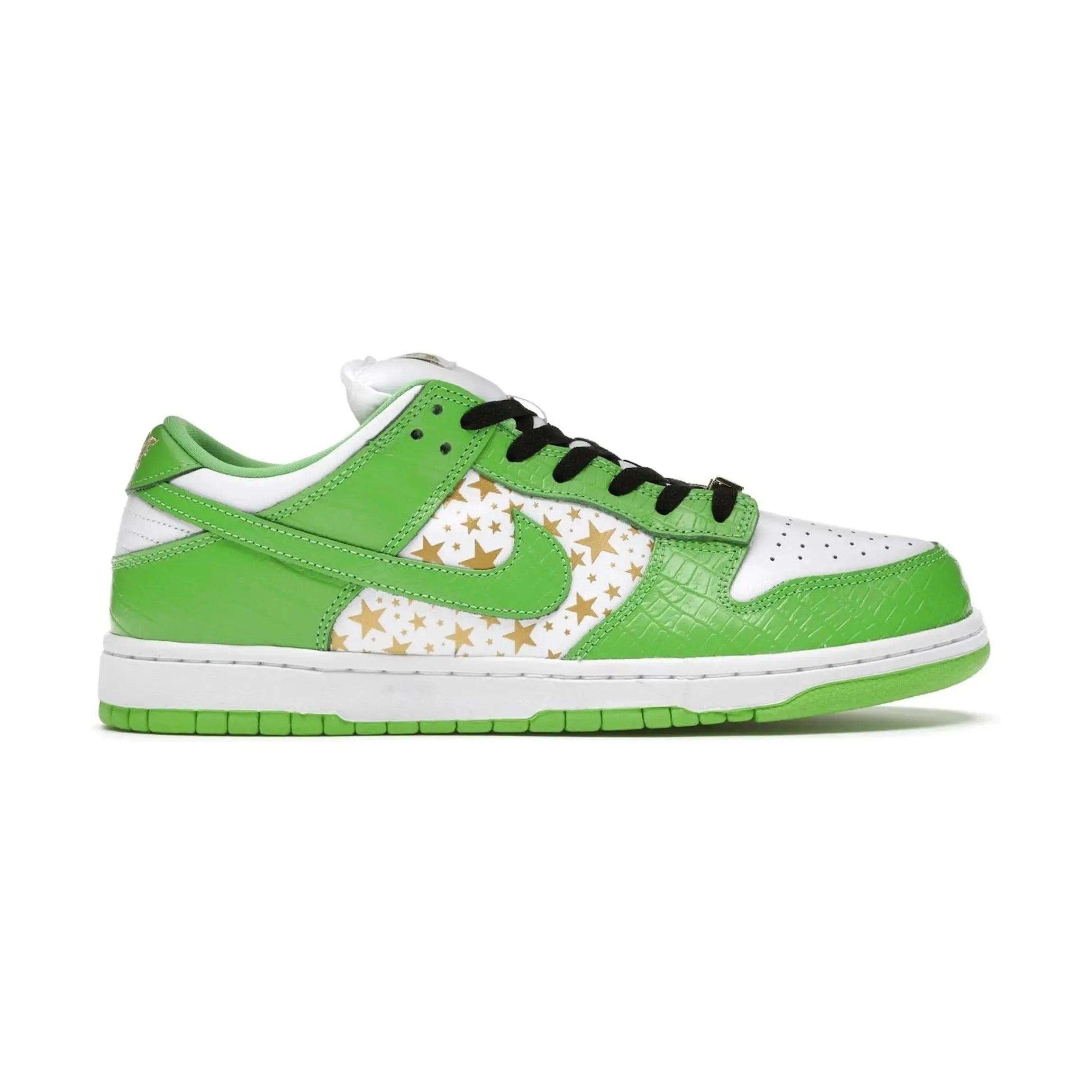 Nike SB Dunk Low Supreme Stars Mean Green (2021)