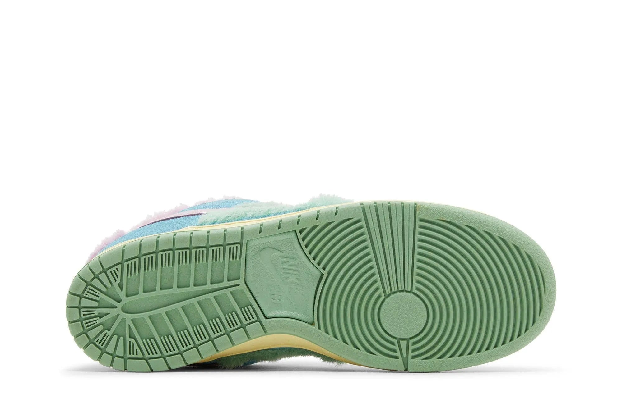 Nike SB Dunk Low Verdy Visty