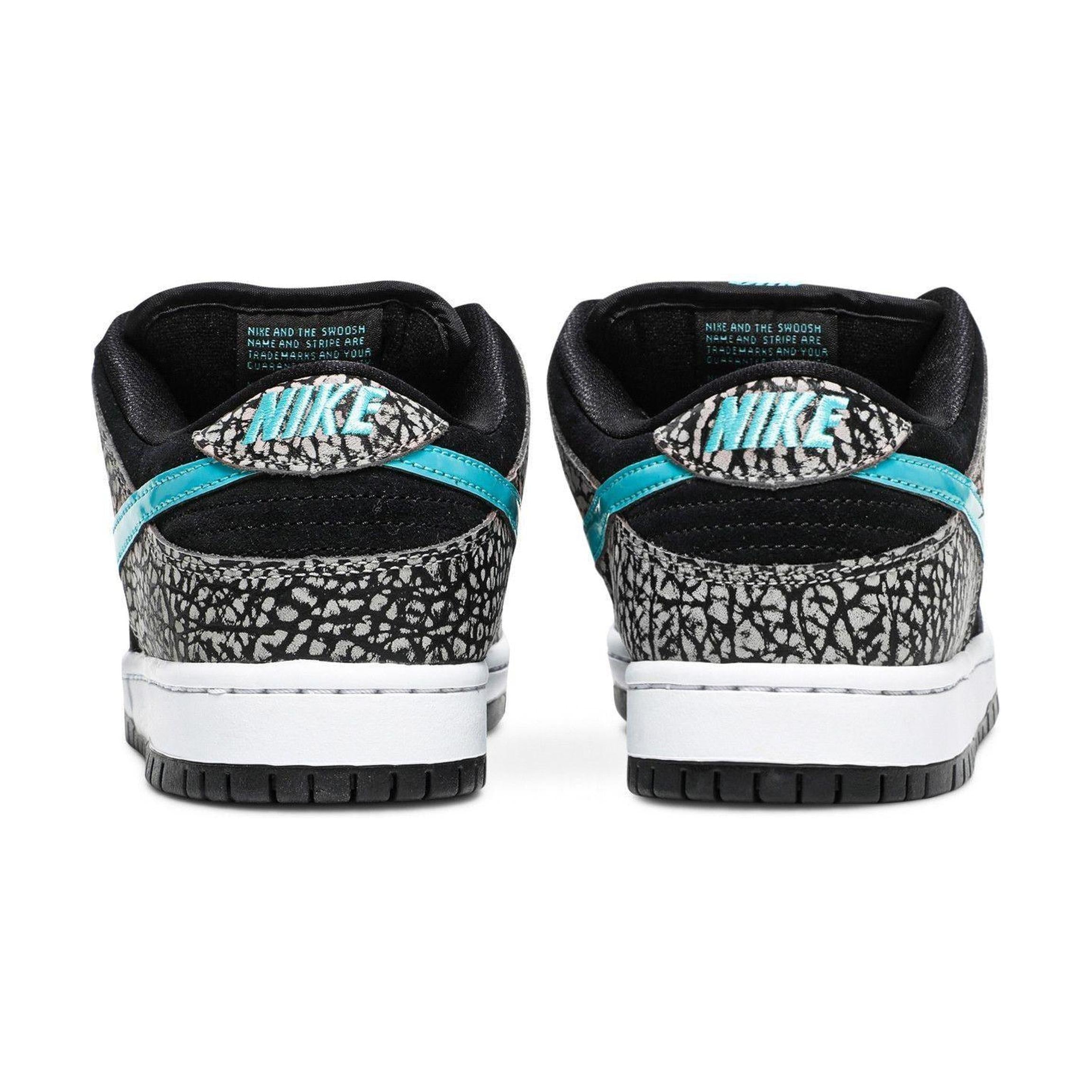 Nike SB Dunk Low atmos Elephant
