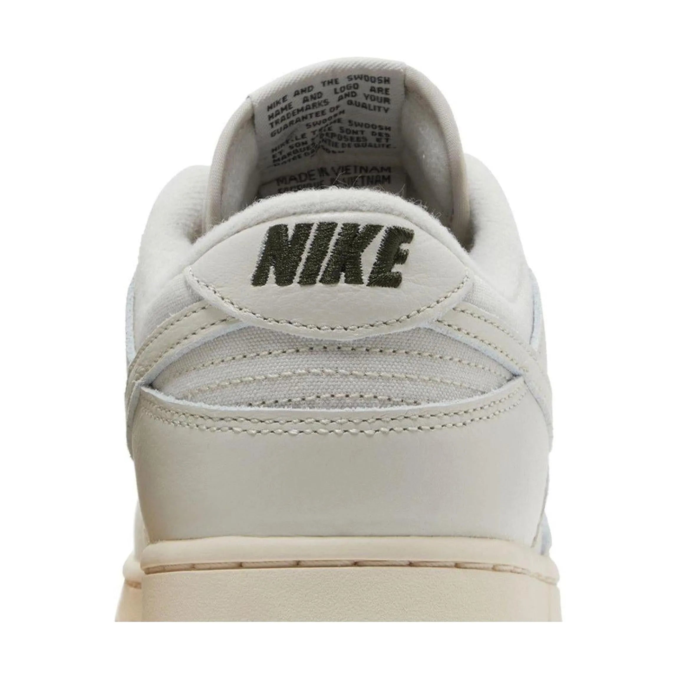 Nike dunk low premium light orewood